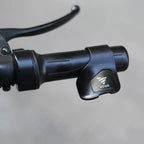 Acceleratore per moto con clip di assistenza per la presa dell'acceleratore per VOGE