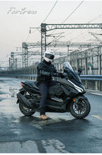 Borsa Tunnel Rigida per Scooter Voge Sfida SR250GT / SR4 MAX 16L con Copertura Antipioggia