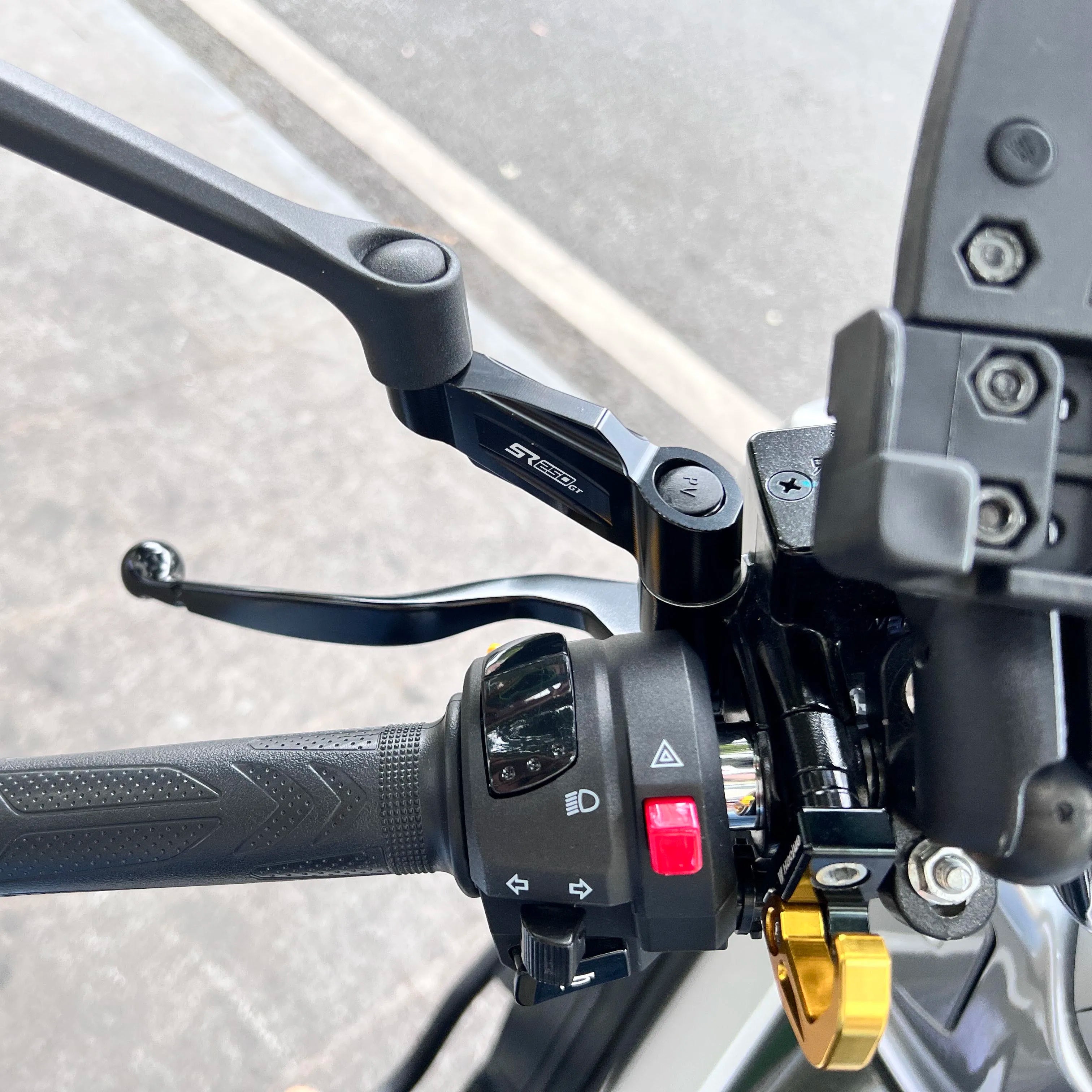 Staffa di estensione per specchietto laterale per VOGE SR250GT, SR150GT e SR4MAX – Adattatore per alzata specchietto retrovisore CNC