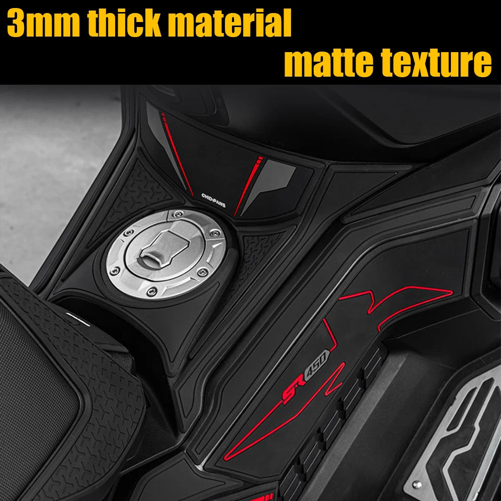 Matte rubber tank pad around SR450X fuel cap